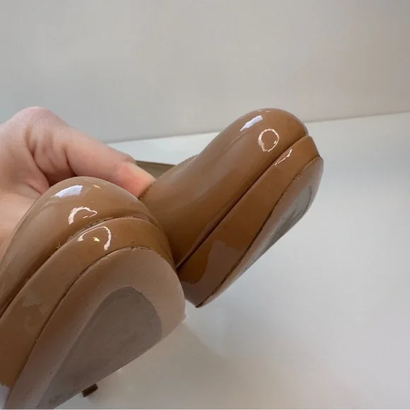 Like new! Authentic Prada Nude Patent Leather Platform Pumps – Size 36 - Picture 10 of 12